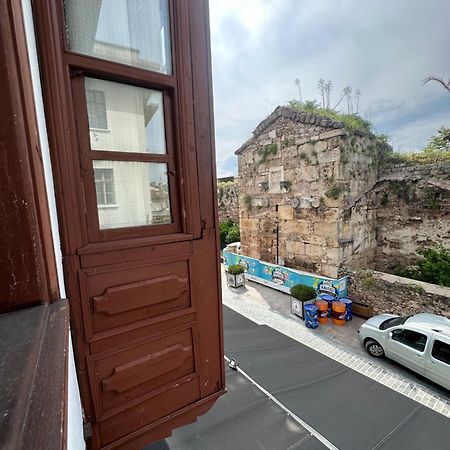 Lords Hostel & Pub Antalya Exteriör bild