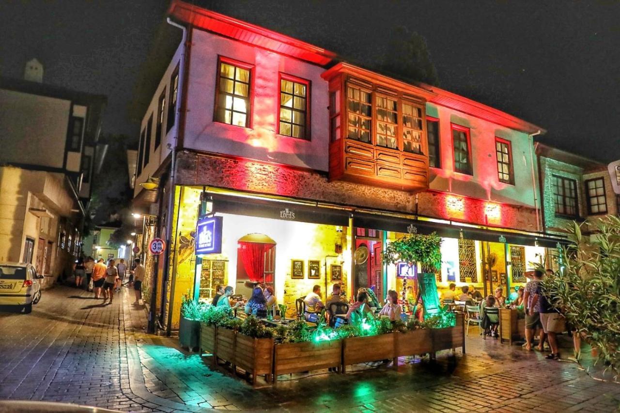 Lords Hostel & Pub Antalya Exteriör bild
